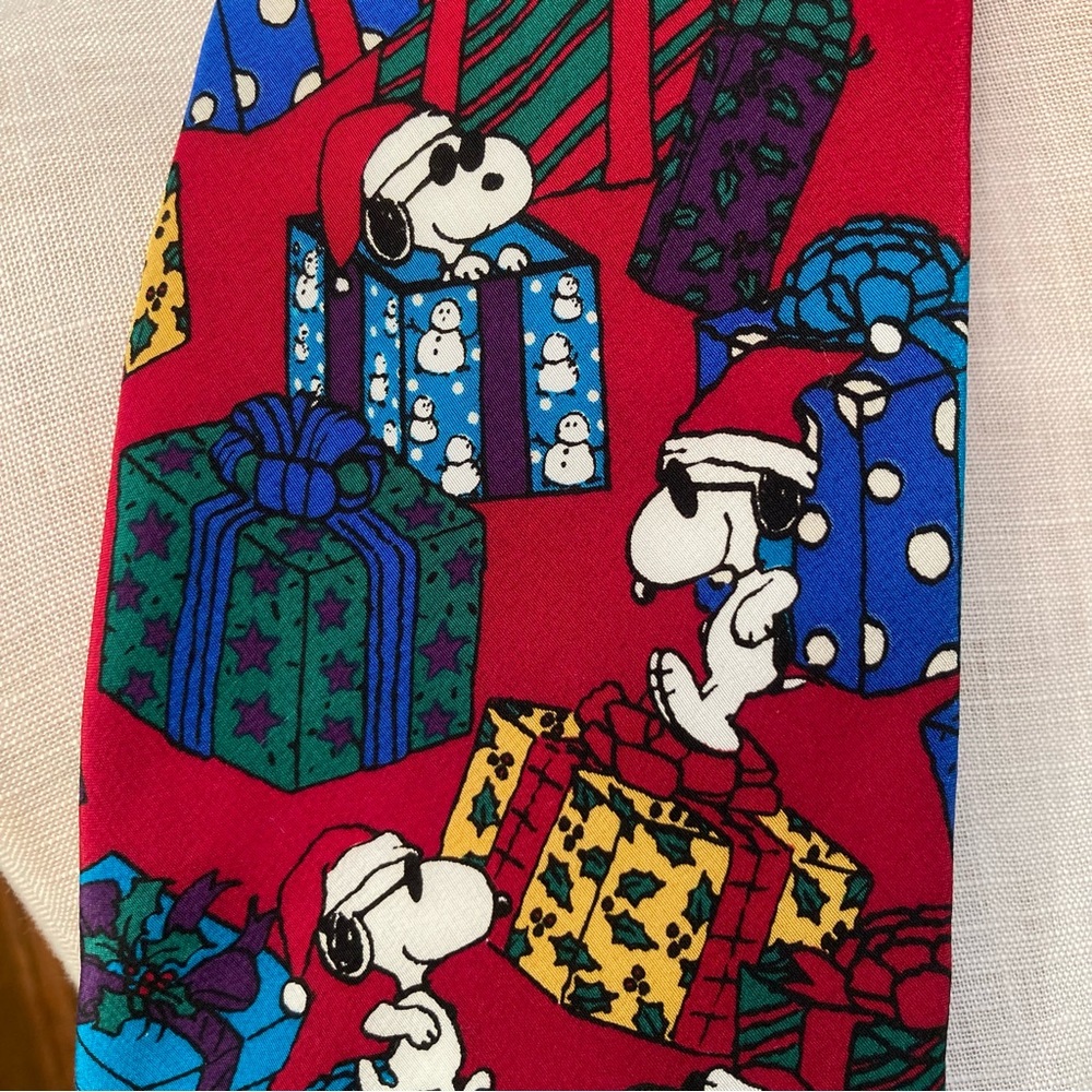 (2) Vintage Snoopy Christmas Ties - Picture 5 of 11
